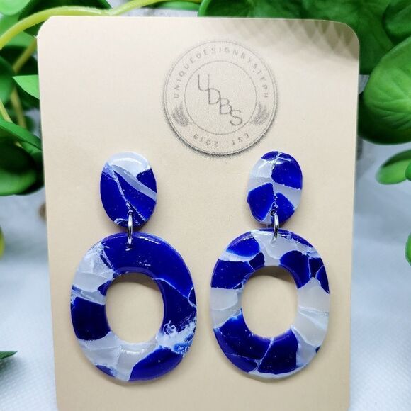 Clay earrings, blue terrazzo print, dark blue dangle earrings, high gloss shine - Picture 3 of 6